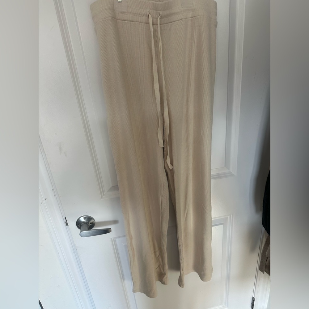 Everyday Wide-Leg Drawstring Pants in Beige- Good For Sunday Sz.M